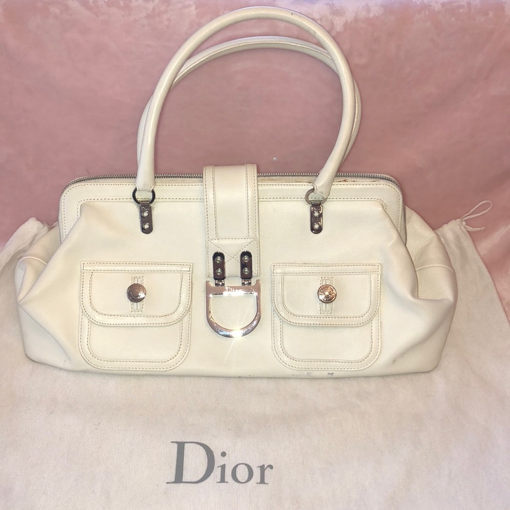 ✨Christian Dior ✨ White Leather D Buckle Handbag